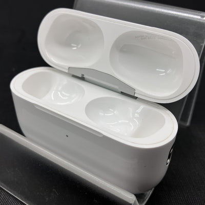 【中古】AirPods Pro (第2世代) 充電ケース (Lightning)【秋葉原】