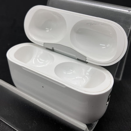 Apple 【中古】AirPods Pro (第2世代) 充電ケース (Lightning)【秋葉原