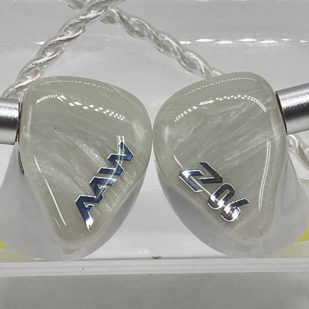 イヤホン AAW Z06 Blanc Edition(Universal Fit) Amazon.co.jp: AAW (エーエーダブリュー) 有線イヤホン Z06