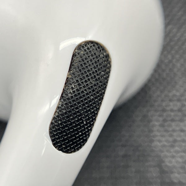 【中古】MagSafe充電ケース(USB-C)付きAirPods Pro(第2世代) MTJV3JA【秋葉原】