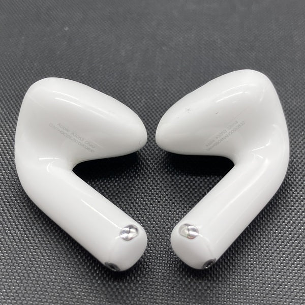 【未使用に近い】Apple AirPods 4 MXP63J/A Apple AirPods 4 MXP63J/A 1個 - アスクル