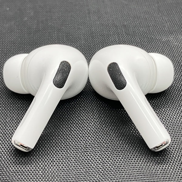 【中古】MagSafe充電ケース(USB-C)付きAirPods Pro(第2世代) MTJV3JA【日本橋】