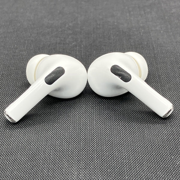 【中古】MagSafe充電ケース(USB-C)付きAirPods Pro(第2世代) MTJV3JA【秋葉原】