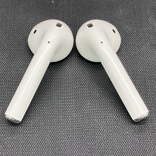 【中古】AirPods with Charging Case MV7N2J/A【秋葉原】