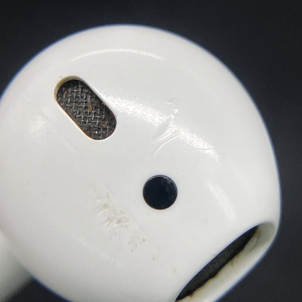 【中古】AirPods with Charging Case MV7N2J/A【秋葉原】