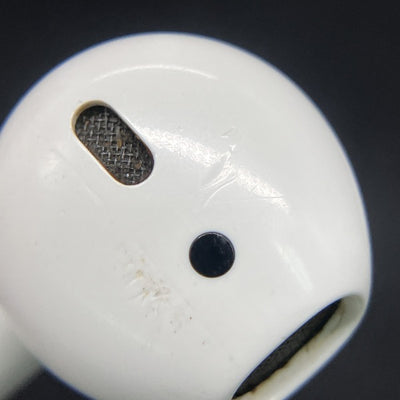【中古】AirPods with Charging Case MV7N2J/A【秋葉原】