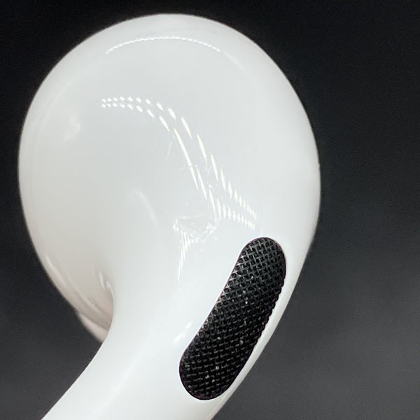 【中古】MagSafe充電ケース(USB-C)付きAirPods Pro(第2世代) MTJV3JA【秋葉原】