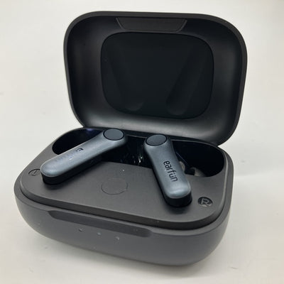 【中古】Air Pro 4 - Black【秋葉原】