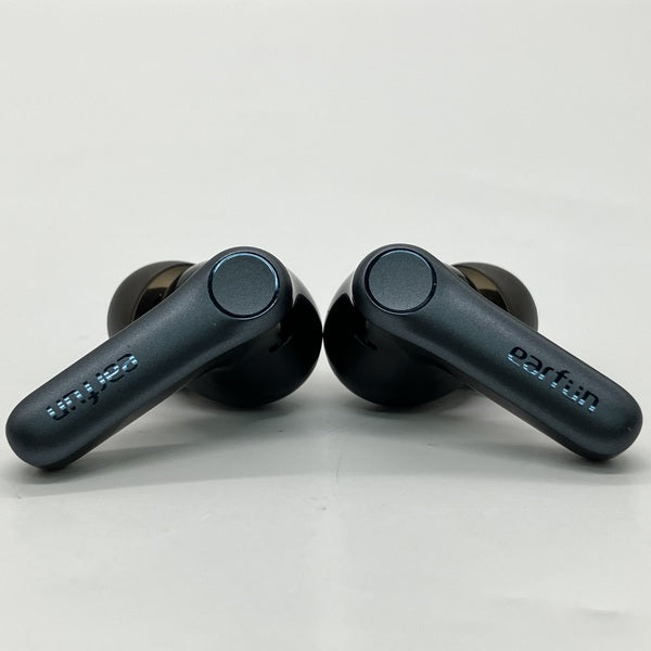【中古】Air Pro 4 - Black【秋葉原】