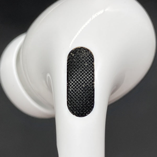 【中古】MagSafe充電ケース(USB-C)付きAirPods Pro(第2世代) MTJV3JA【秋葉原】