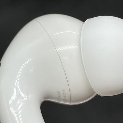 【中古】MagSafe充電ケース(USB-C)付きAirPods Pro(第2世代) MTJV3JA【秋葉原】