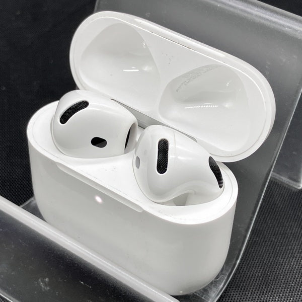 【中古】AirPods 4 MXP93J/A（アクティブノイズキャンセリング搭載）【秋葉原】
