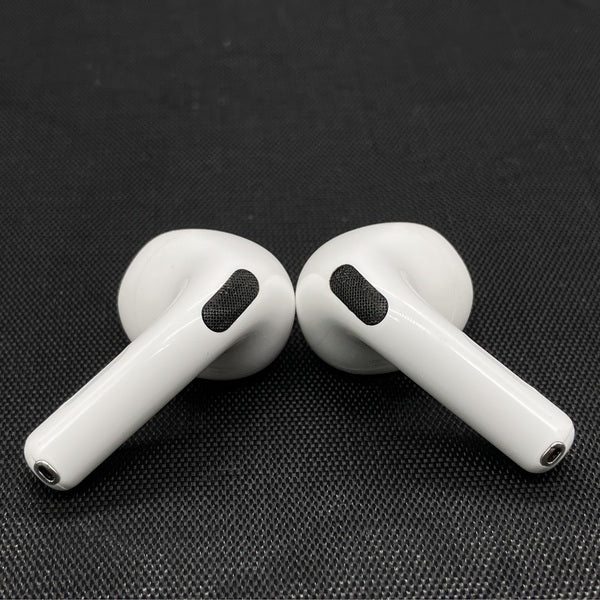 【中古】AirPods 4 MXP93J/A（アクティブノイズキャンセリング搭載）【秋葉原】