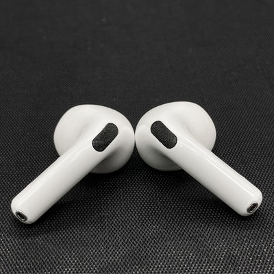 【中古】AirPods 4 MXP93J/A（アクティブノイズキャンセリング搭載）【秋葉原】