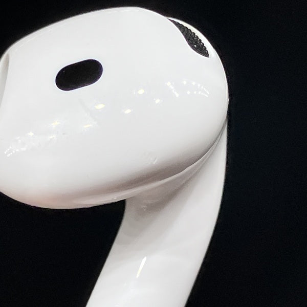 【中古】AirPods 4 MXP93J/A（アクティブノイズキャンセリング搭載）【秋葉原】