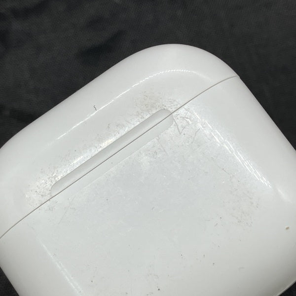 【中古】AirPods 4 MXP93J/A（アクティブノイズキャンセリング搭載）【秋葉原】