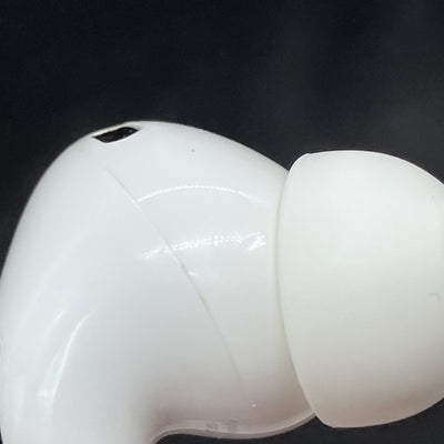 【中古】MagSafe充電ケース(USB-C)付きAirPods Pro(第2世代) MTJV3JA【日本橋】