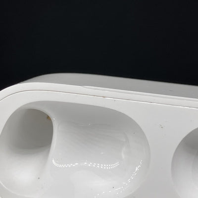 【中古】MagSafe充電ケース(USB-C)付きAirPods Pro(第2世代) MTJV3JA【日本橋】
