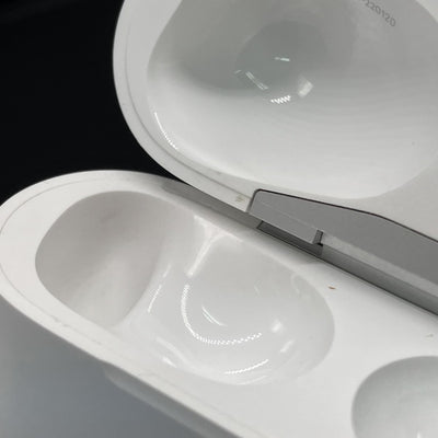 【中古】AirPods Pro (第2世代) MQD83J/A【日本橋】