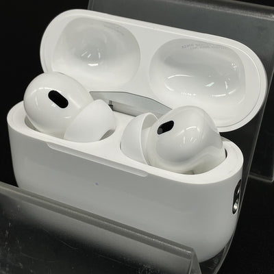 【中古】MagSafe充電ケース(USB-C)付きAirPods Pro(第2世代) MTJV3JA【秋葉原】