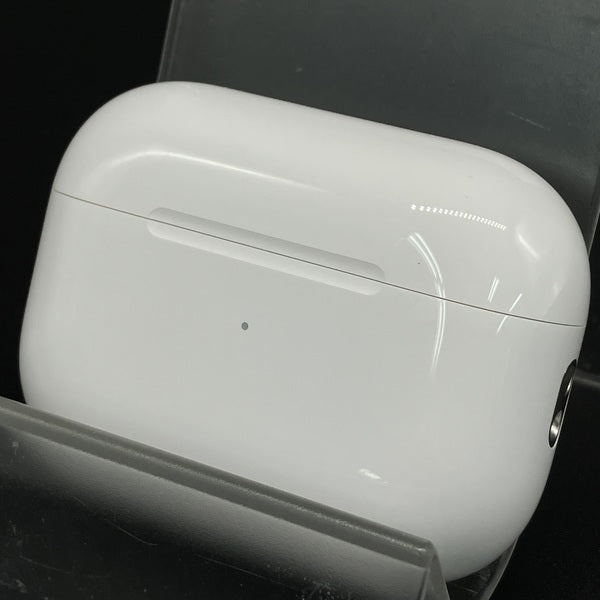 【中古】MagSafe充電ケース(USB-C)付きAirPods Pro(第2世代) MTJV3JA【秋葉原】