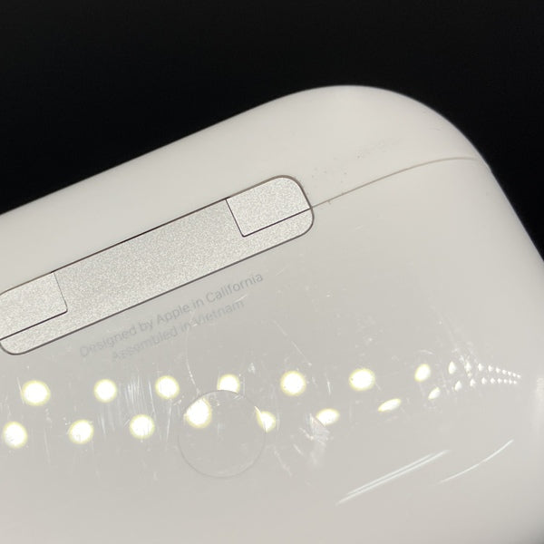 【中古】MagSafe充電ケース(USB-C)付きAirPods Pro(第2世代) MTJV3JA【秋葉原】