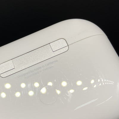 【中古】MagSafe充電ケース(USB-C)付きAirPods Pro(第2世代) MTJV3JA【秋葉原】