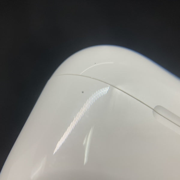 【中古】MagSafe充電ケース(USB-C)付きAirPods Pro(第2世代) MTJV3JA【秋葉原】