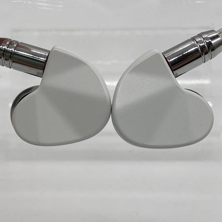 See audio 【中古】Rinko White 日本向け4.4mmバランスプラグ仕様