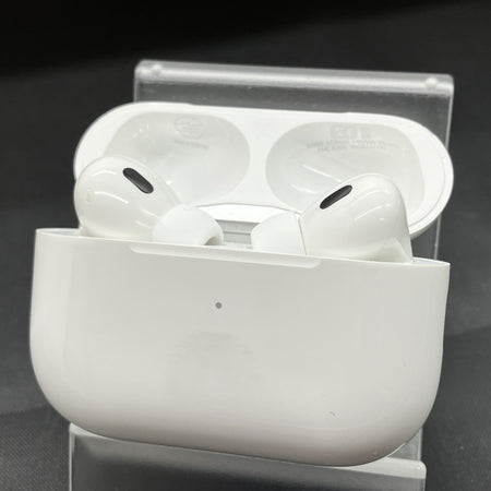 Apple 【中古】MagSafe充電ケース(USB-C)付きAirPods Pro(第2世代