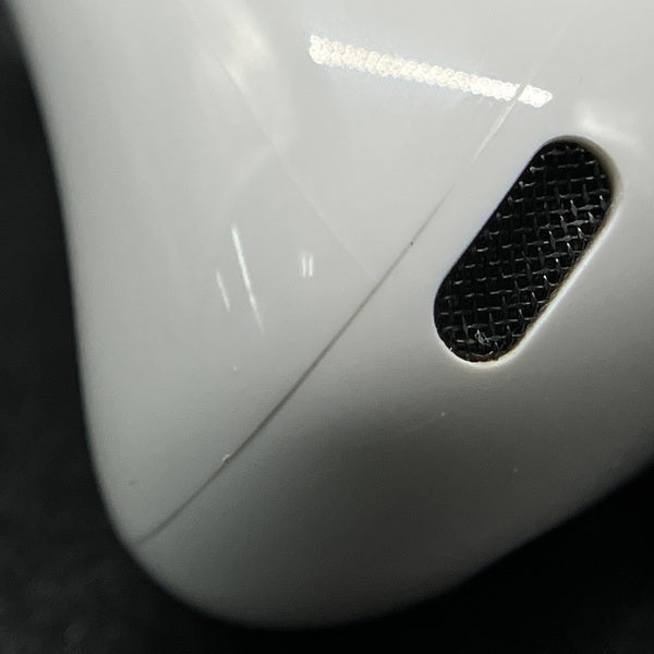 【中古】MagSafe充電ケース(USB-C)付きAirPods Pro(第2世代) MTJV3JA【秋葉原】
