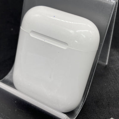 【中古】AirPods with Charging Case MV7N2J/A【秋葉原】