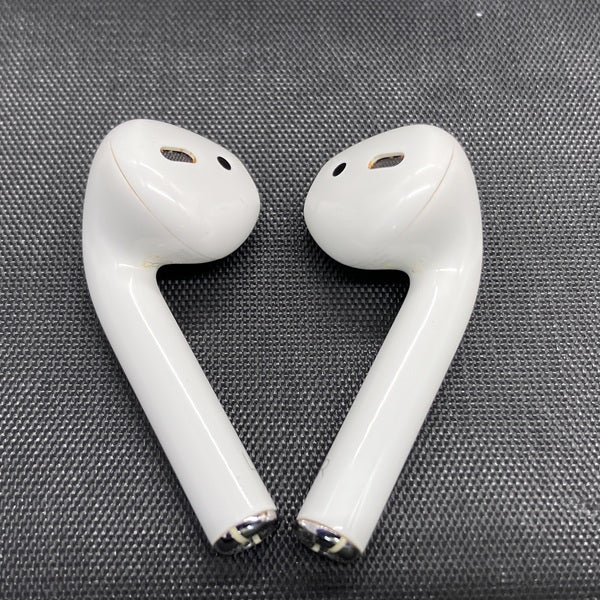 【中古】AirPods with Charging Case MV7N2J/A【秋葉原】