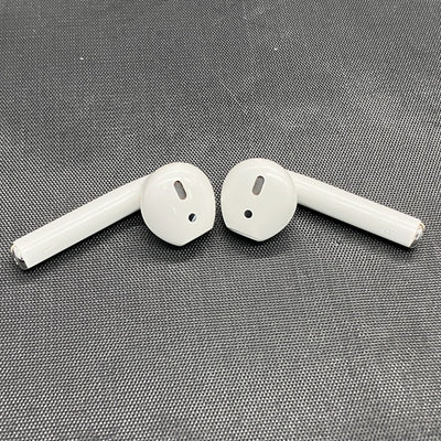 【中古】AirPods with Charging Case MV7N2J/A【秋葉原】