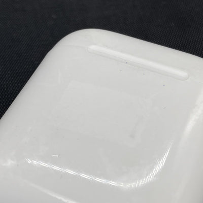 【中古】AirPods with Charging Case MV7N2J/A【秋葉原】