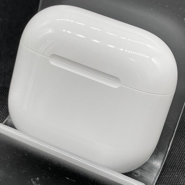【中古】AirPods 4 MXP93J/A（アクティブノイズキャンセリング搭載）【秋葉原】