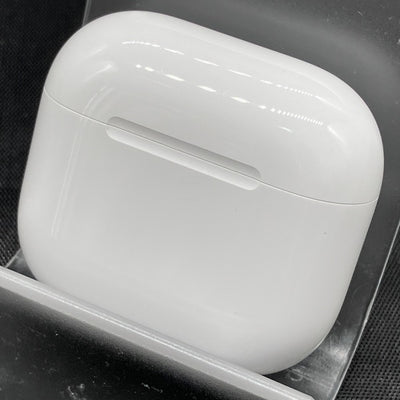【中古】AirPods 4 MXP93J/A（アクティブノイズキャンセリング搭載）【秋葉原】