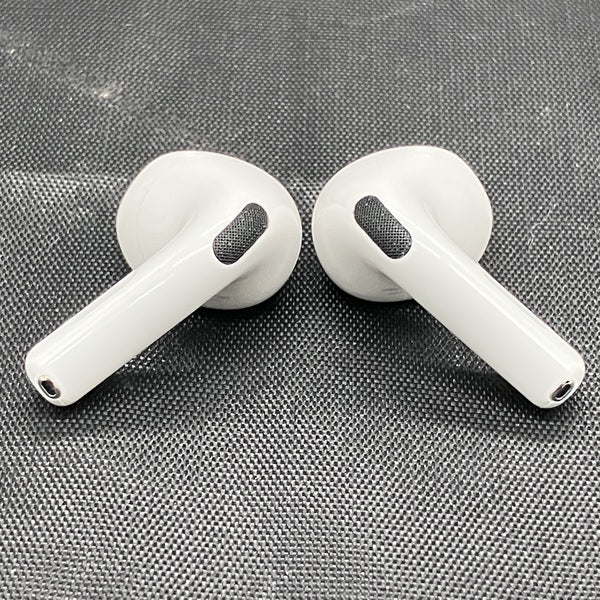 【中古】AirPods 4 MXP93J/A（アクティブノイズキャンセリング搭載）【秋葉原】