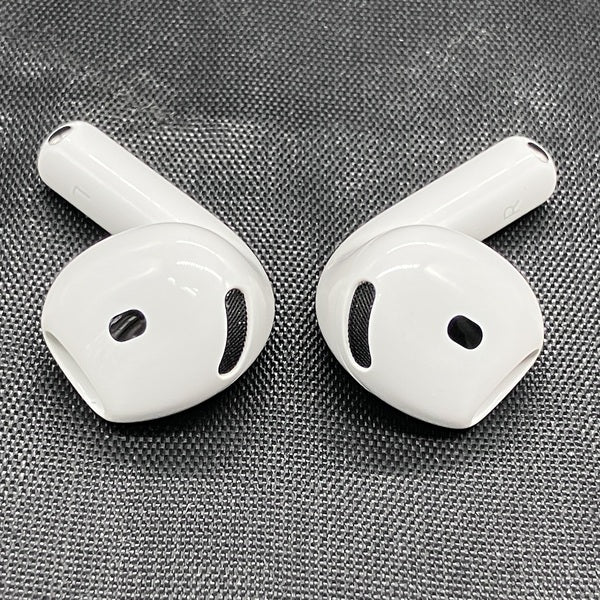 【中古】AirPods 4 MXP93J/A（アクティブノイズキャンセリング搭載）【秋葉原】