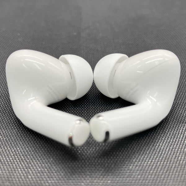 【中古】MagSafe充電ケース(USB-C)付きAirPods Pro(第2世代) MTJV3JA【秋葉原】