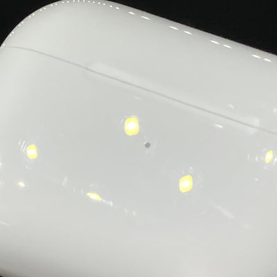 【中古】MagSafe充電ケース(USB-C)付きAirPods Pro(第2世代) MTJV3JA【秋葉原】