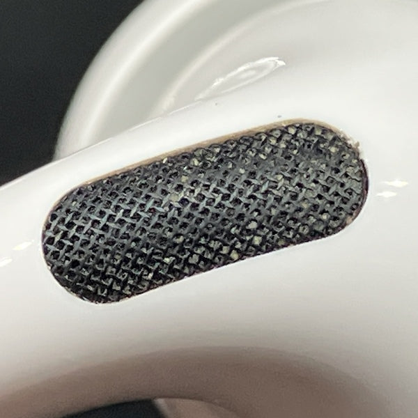 【中古】MagSafe充電ケース(USB-C)付きAirPods Pro(第2世代) MTJV3JA【秋葉原】