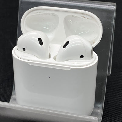 【中古】AirPods with Wireless Charging Case  MRXJ2J-A【秋葉原】