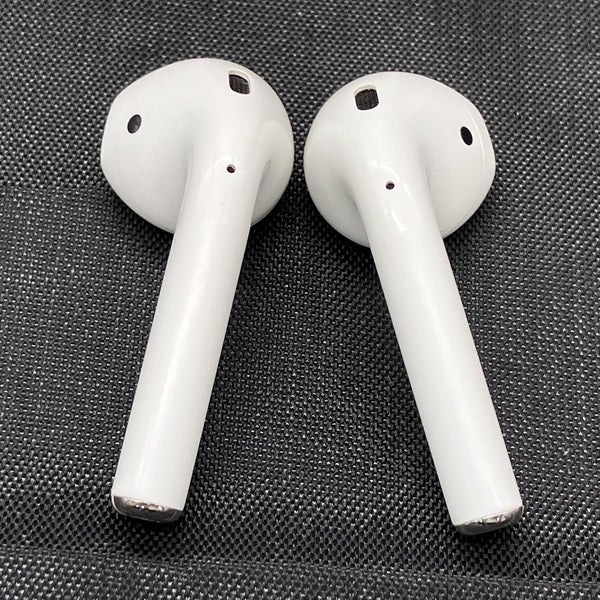 【中古】AirPods with Wireless Charging Case  MRXJ2J-A【秋葉原】
