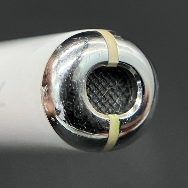 【中古】AirPods with Wireless Charging Case  MRXJ2J-A【秋葉原】