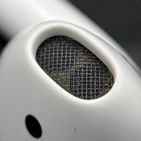 【中古】AirPods with Wireless Charging Case  MRXJ2J-A【秋葉原】
