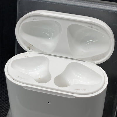 【中古】AirPods with Wireless Charging Case  MRXJ2J-A【秋葉原】