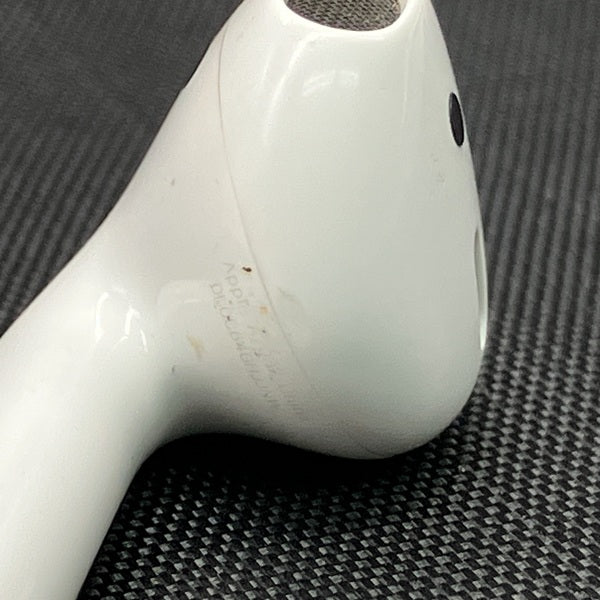 【中古】AirPods with Wireless Charging Case  MRXJ2J-A【秋葉原】