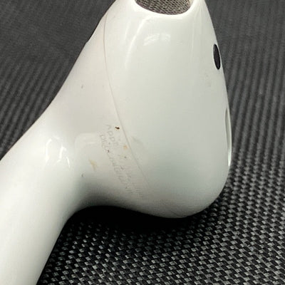【中古】AirPods with Wireless Charging Case  MRXJ2J-A【秋葉原】