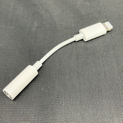 【中古】Lightning - 3.5 mmヘッドフォンジャックアダプタ【名古屋】